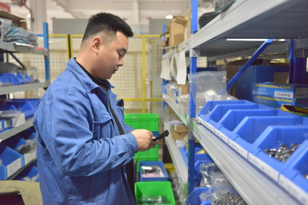 FGI launched mining monorail crane special frequency conversion machine